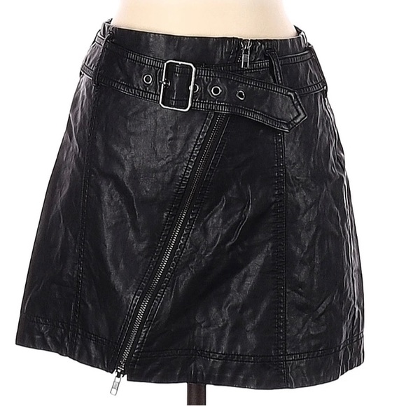 Free People Black “Feeling Fresh” Faux Leather Mini Skirt NWOT - Picture 3 of 7